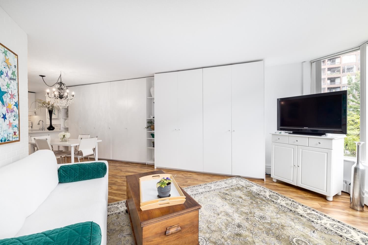 Listing Image 9