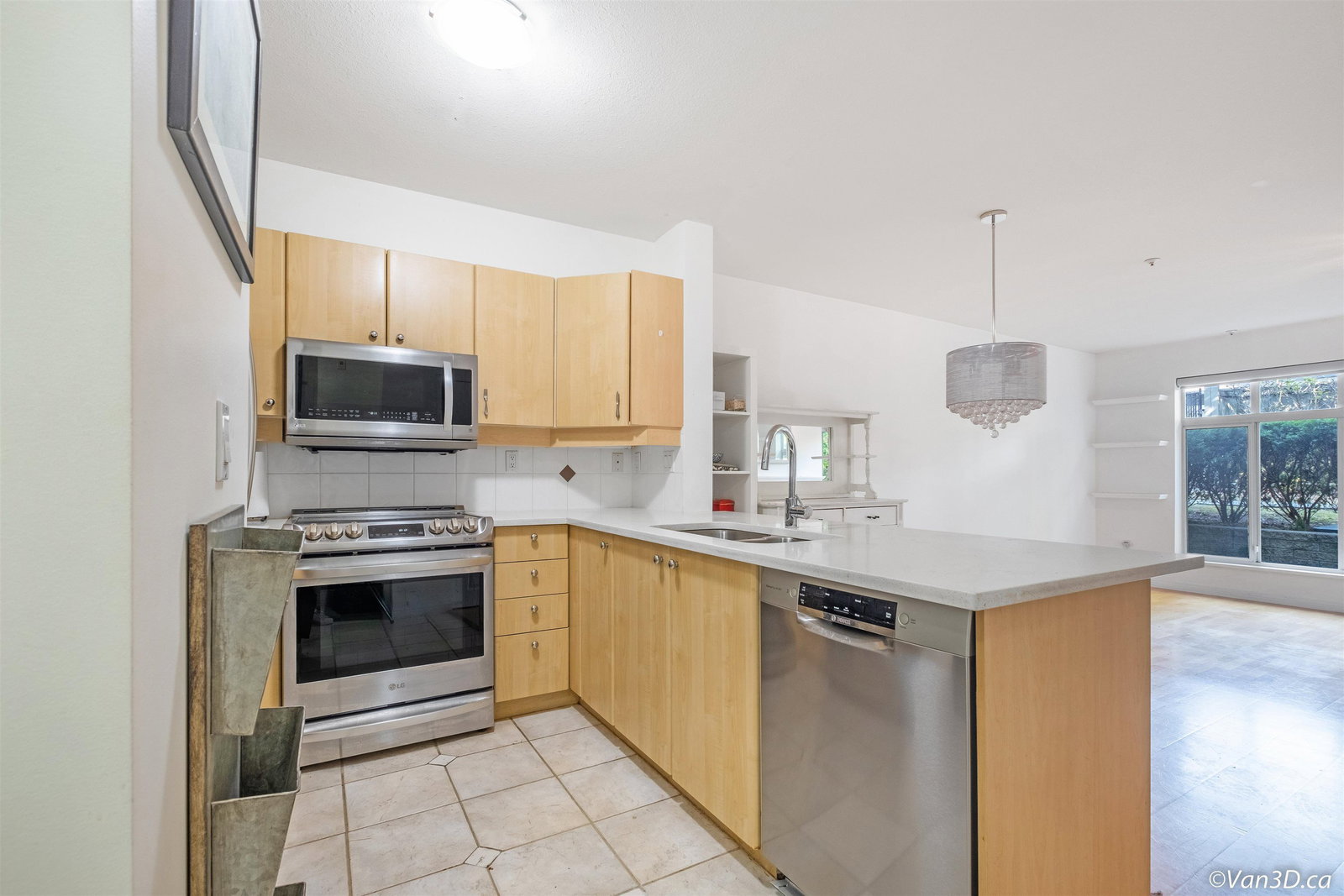 Listing Image 18