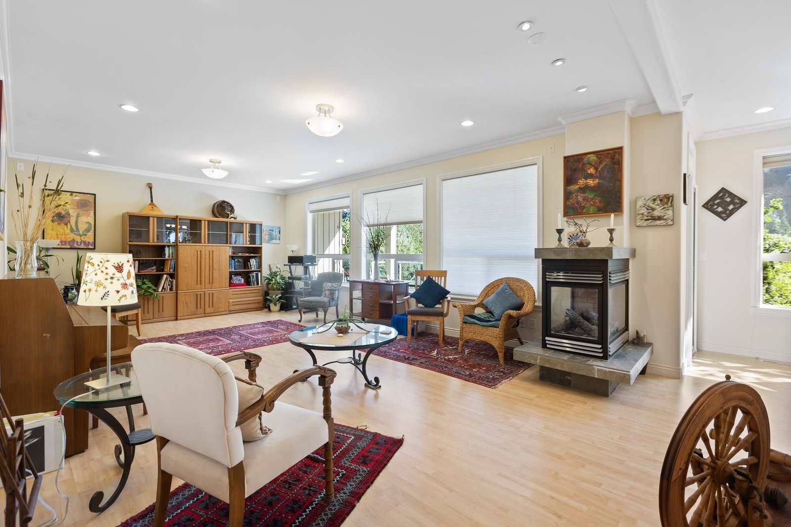 Listing Image 8