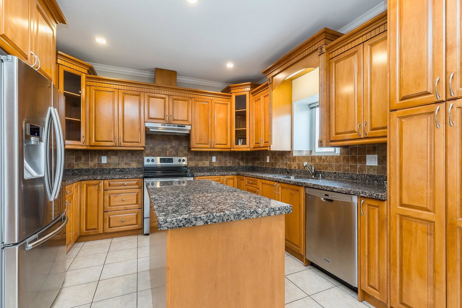 Listing Image 5