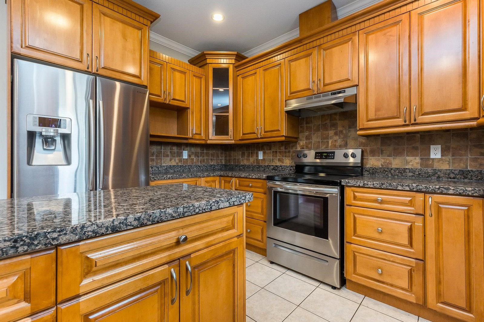 Listing Image 6