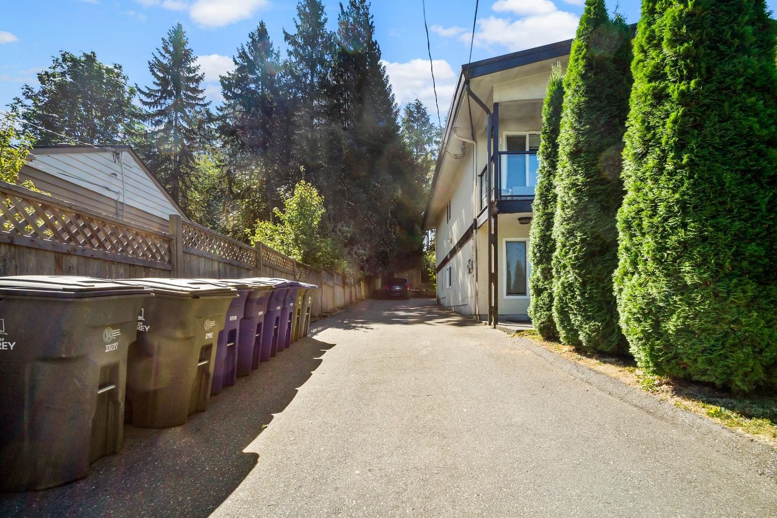 Listing Image 4