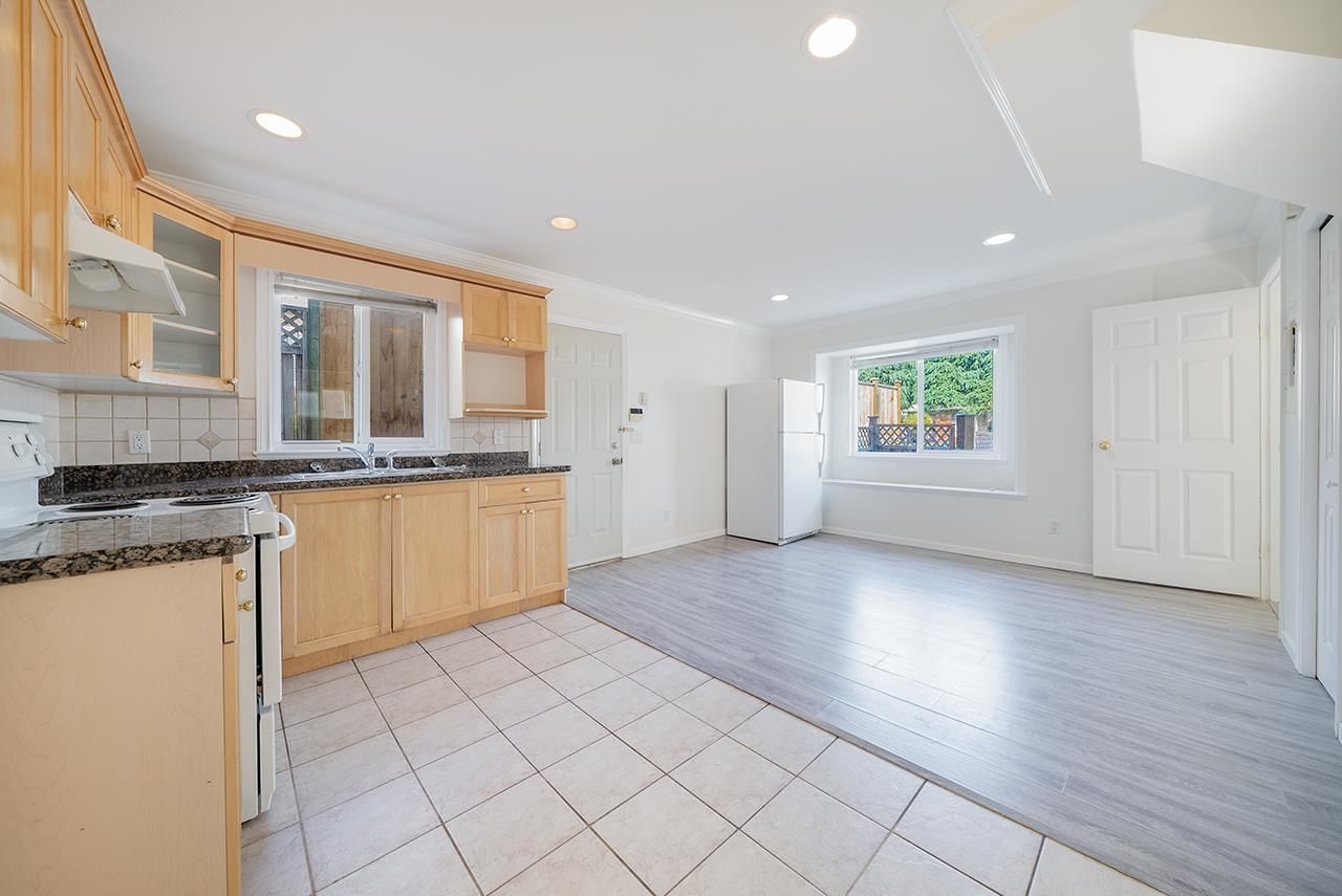 Listing Image 16
