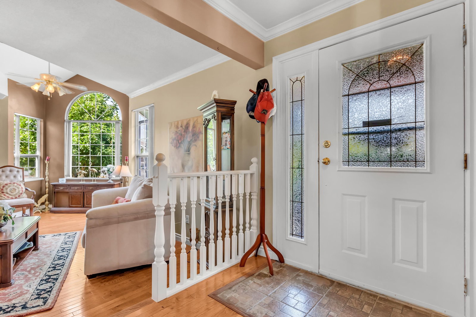 Listing Image 4