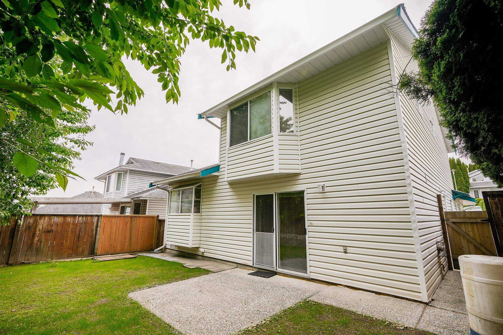 Listing Image 9