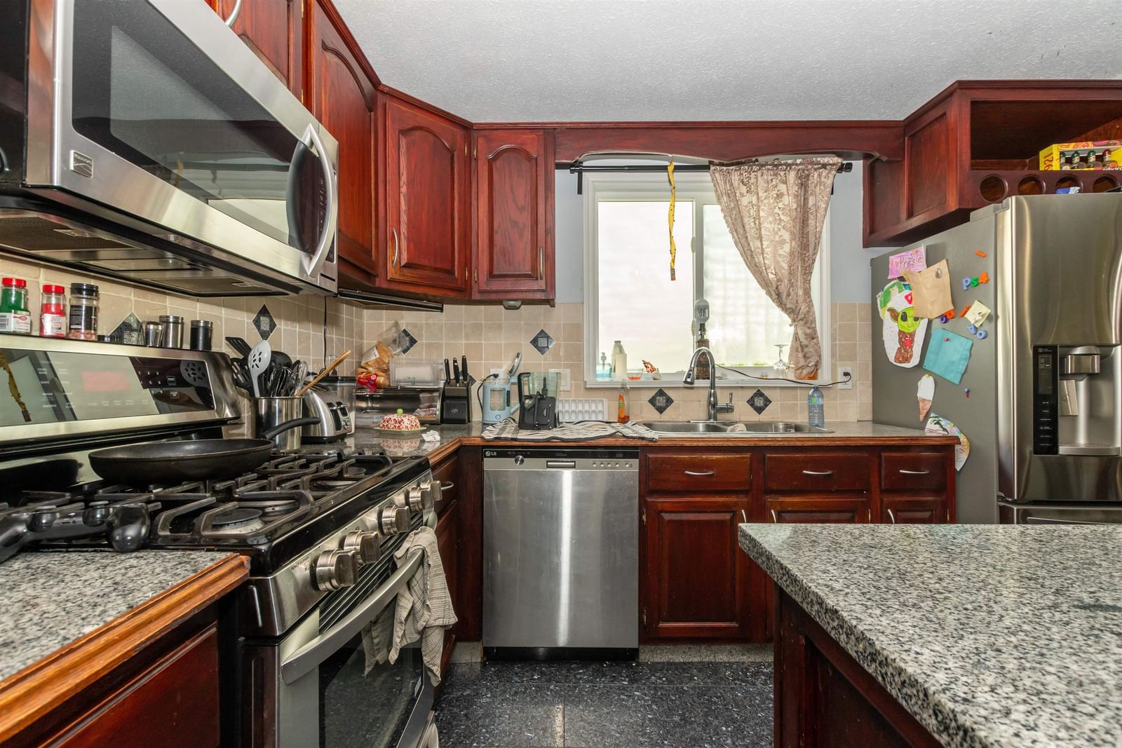 Listing Image 11