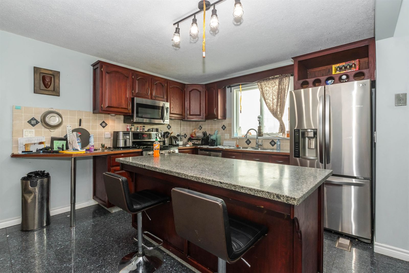 Listing Image 8