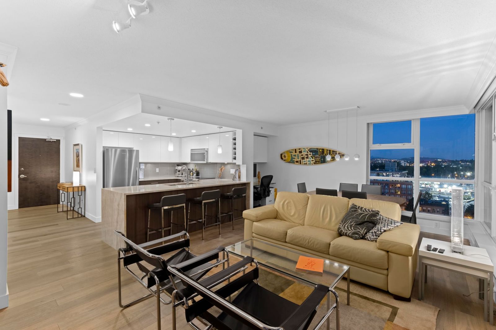 Listing Image 9