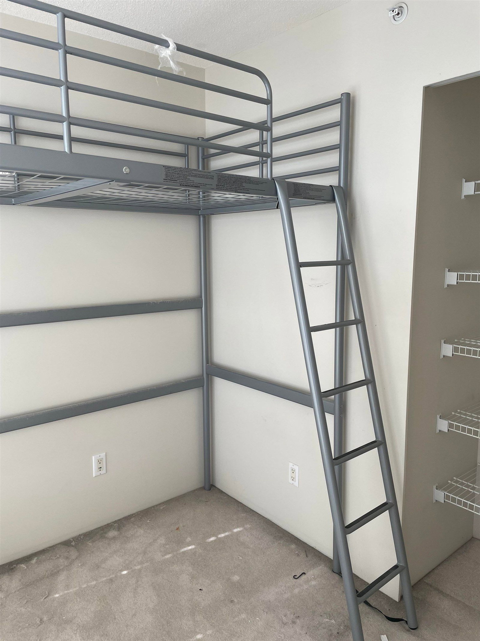 Listing Image 6