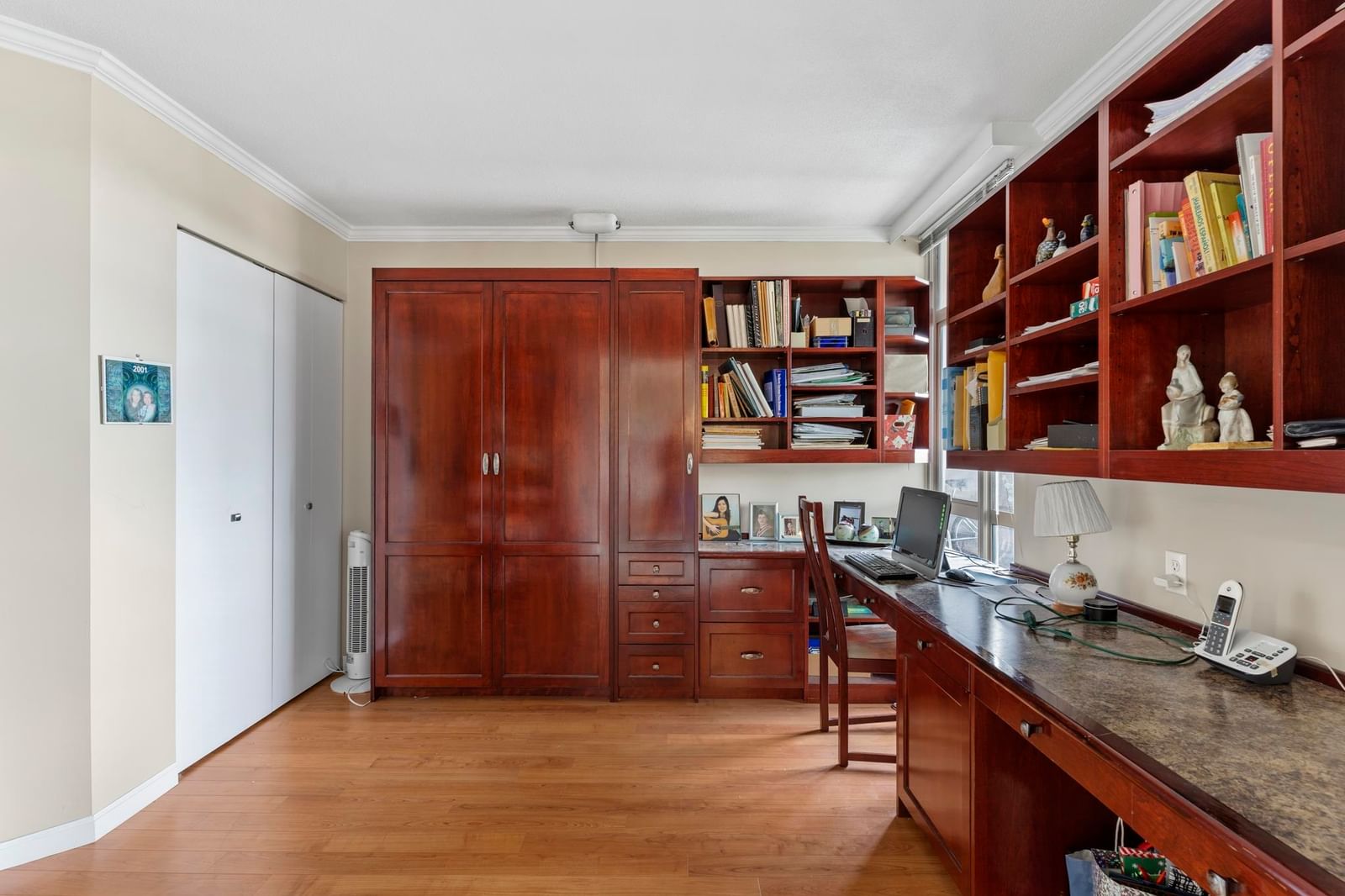 Listing Image 10