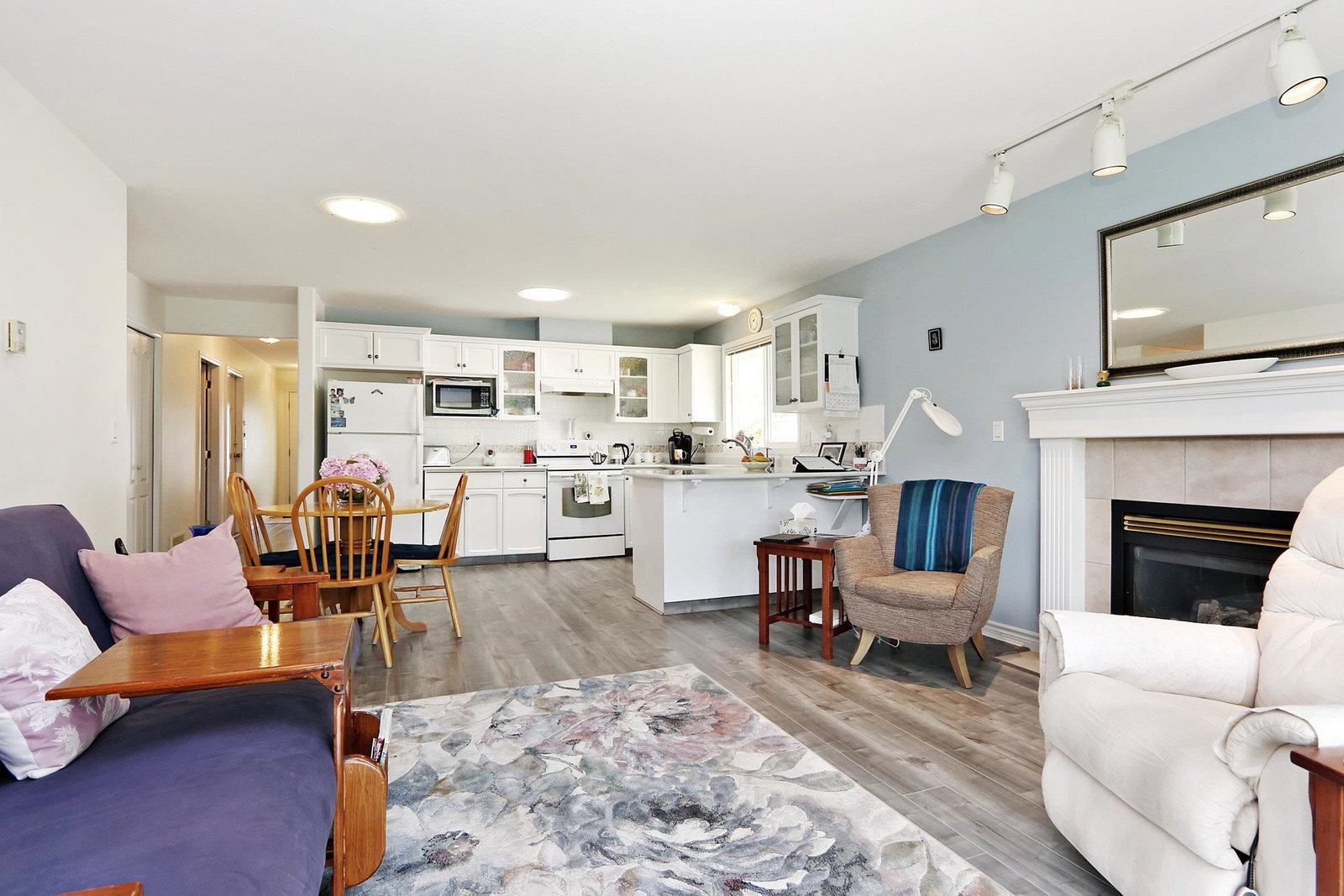 Listing Image 9
