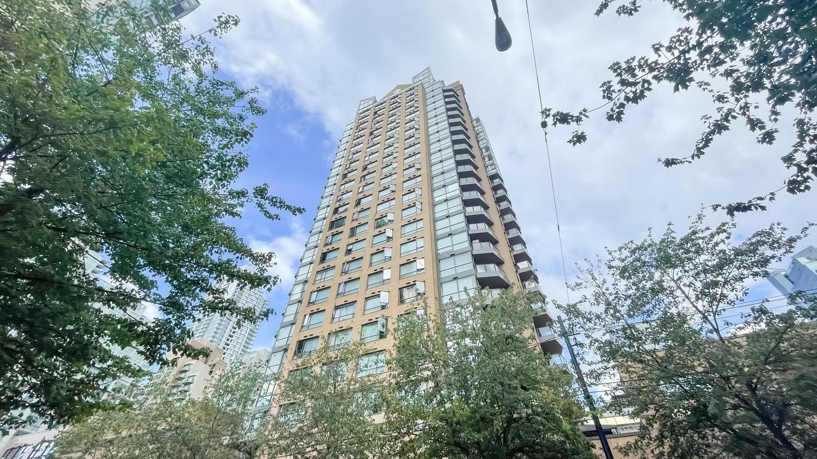 Listing Image 6