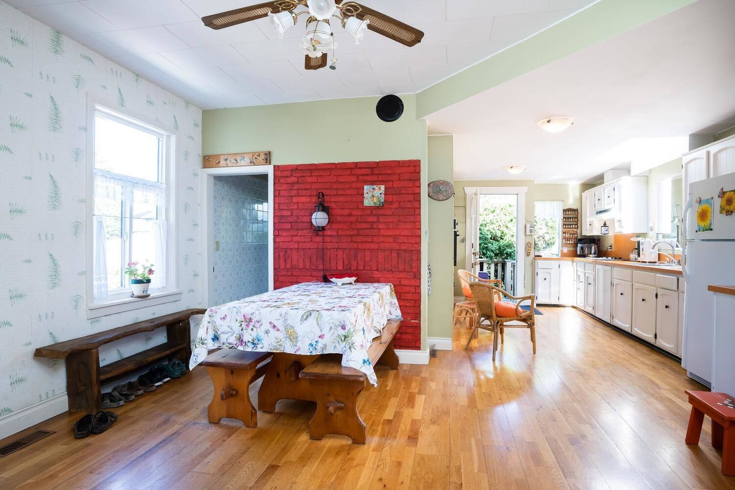 Listing Image 8