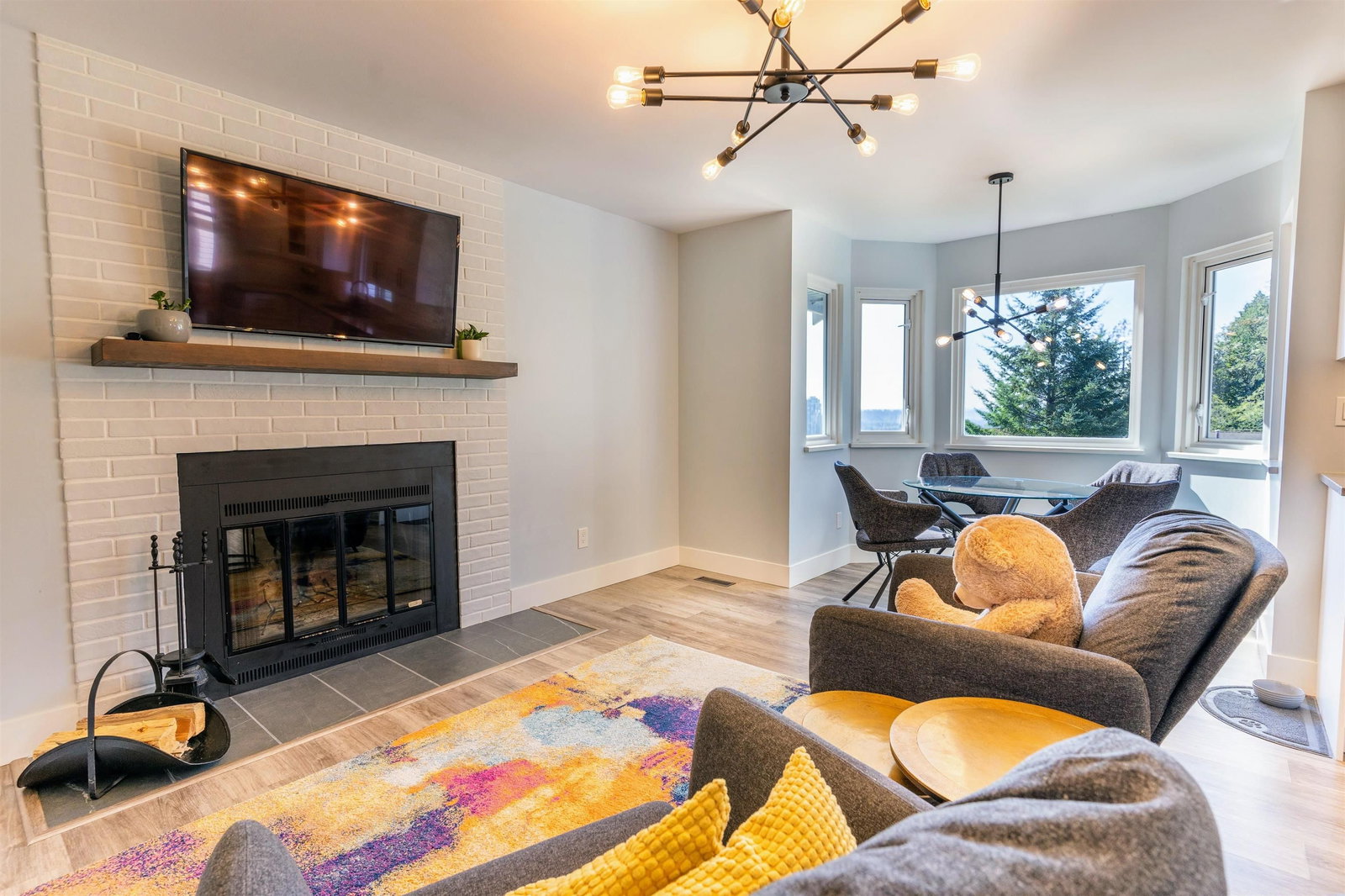 Listing Image 11