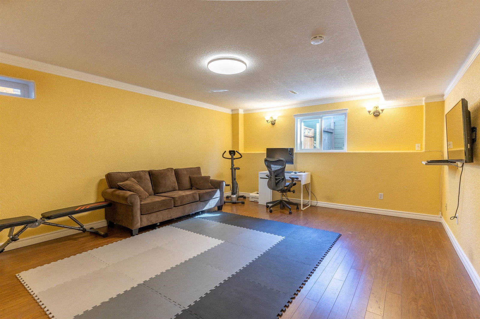 Listing Image 19