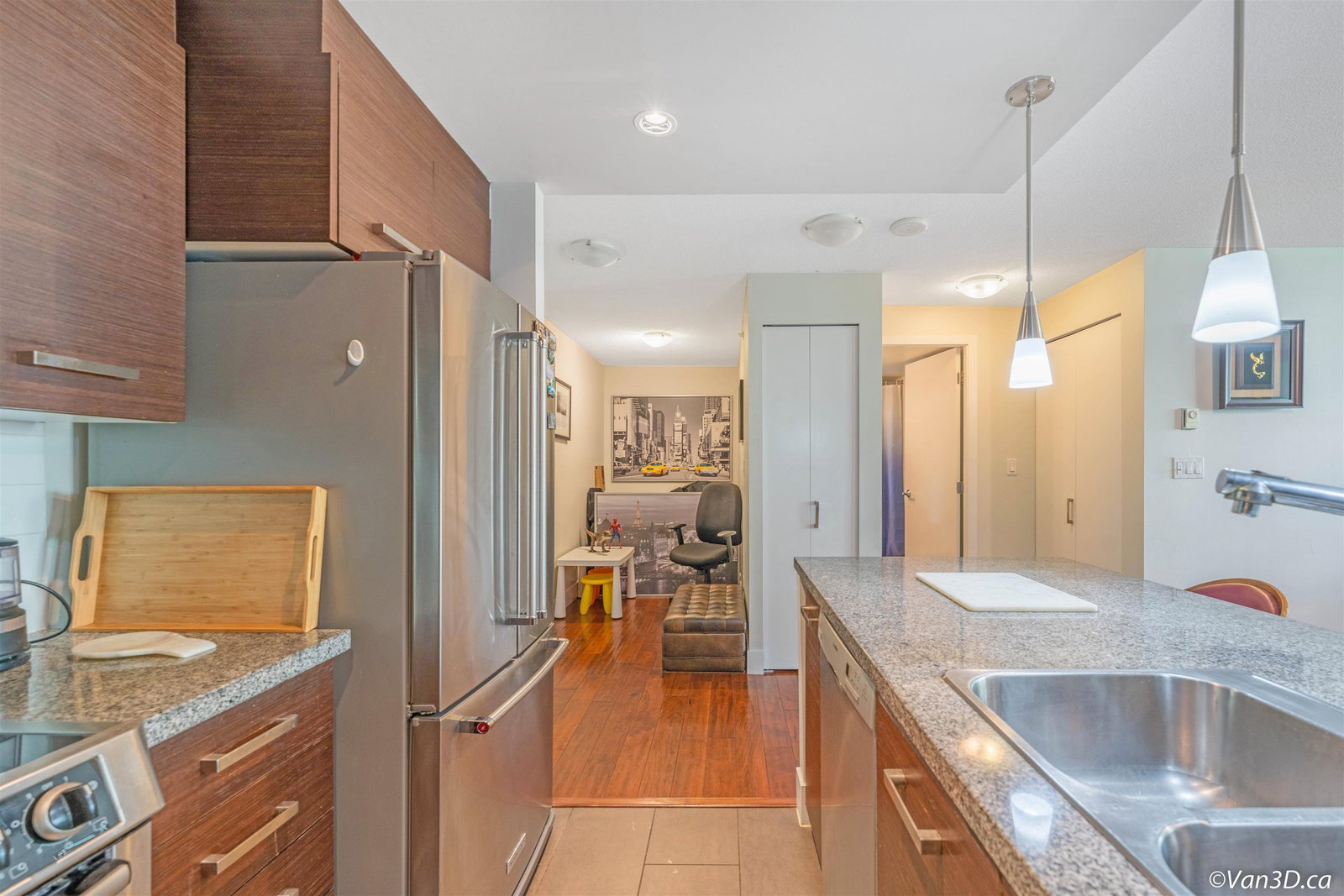 Listing Image 16