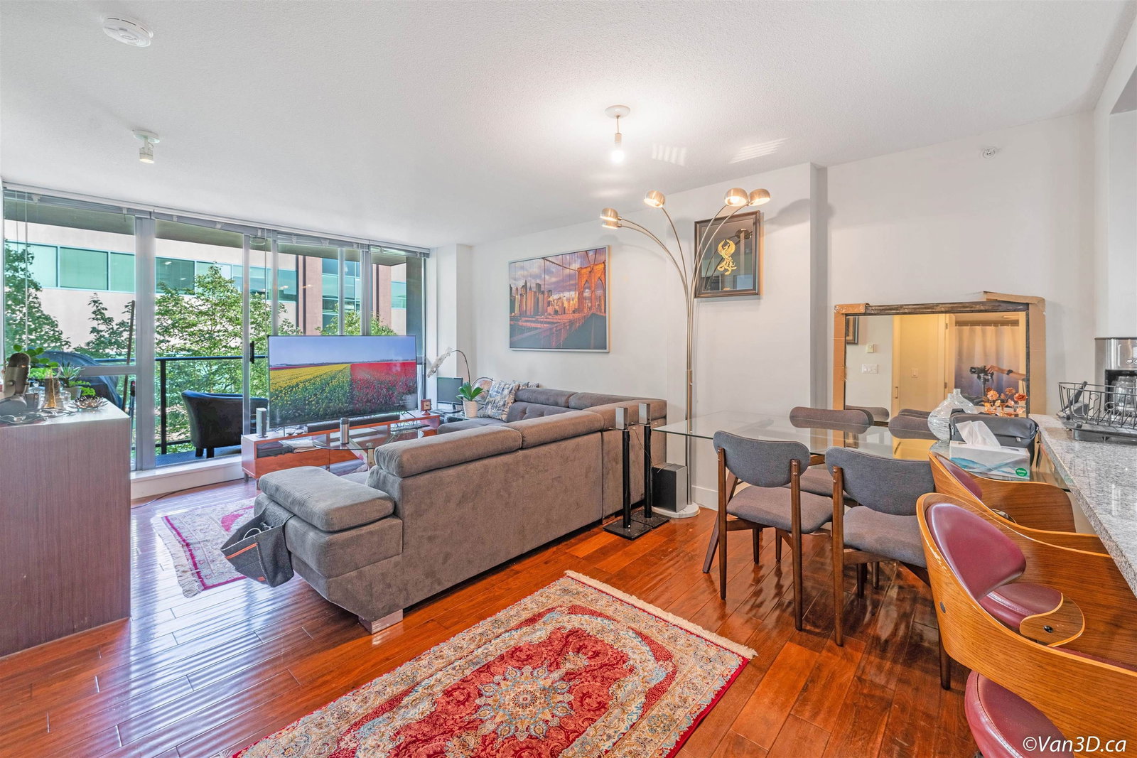 Listing Image 3