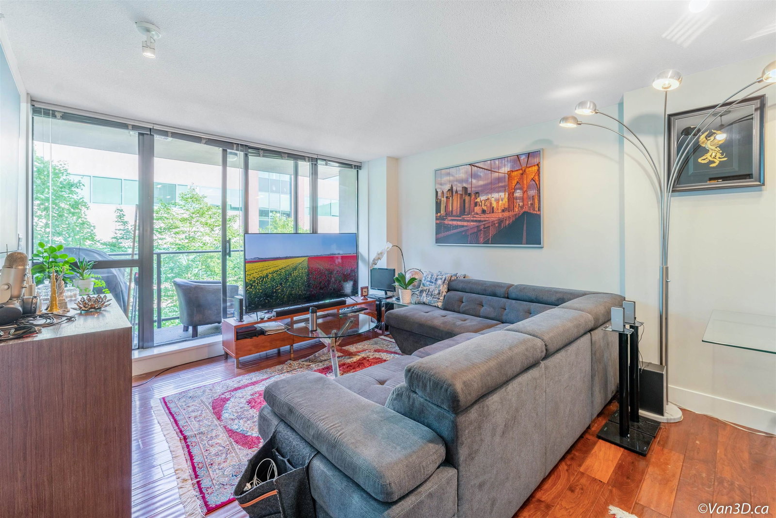 Listing Image 6