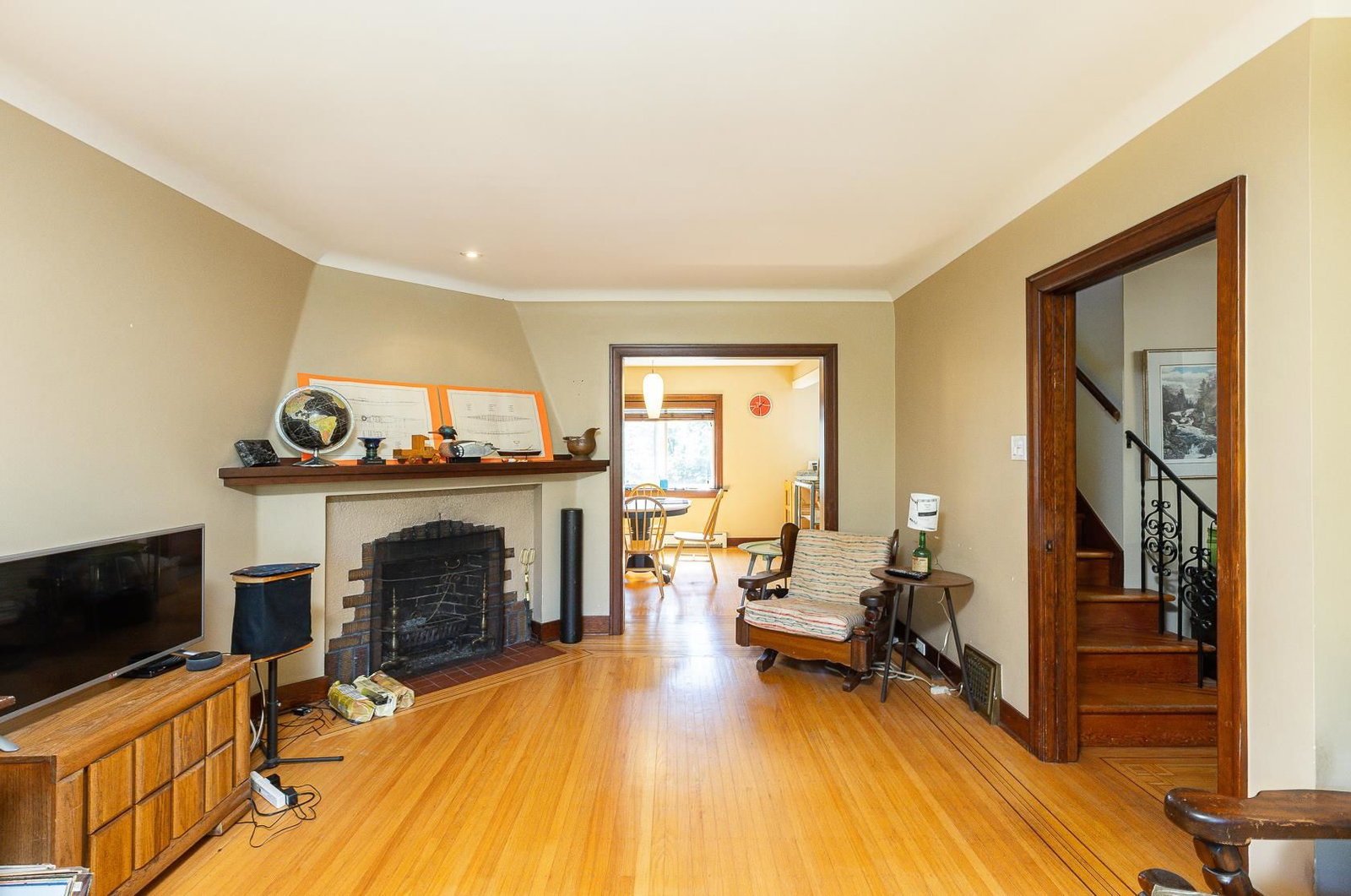 Listing Image 5
