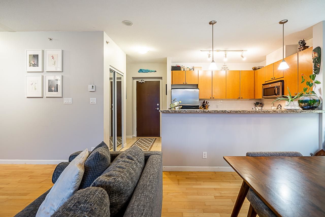 Listing Image 11