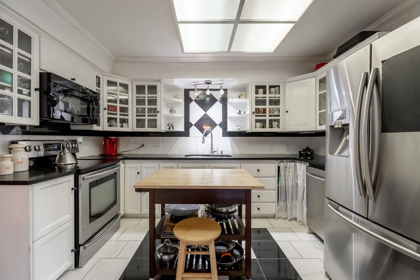 Listing Image 11