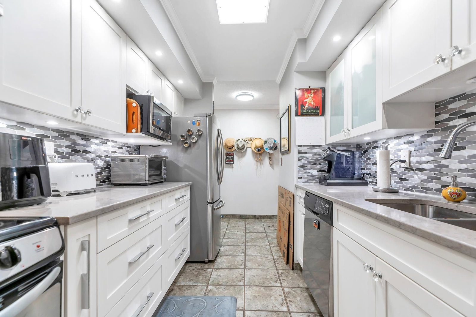 Listing Image 11