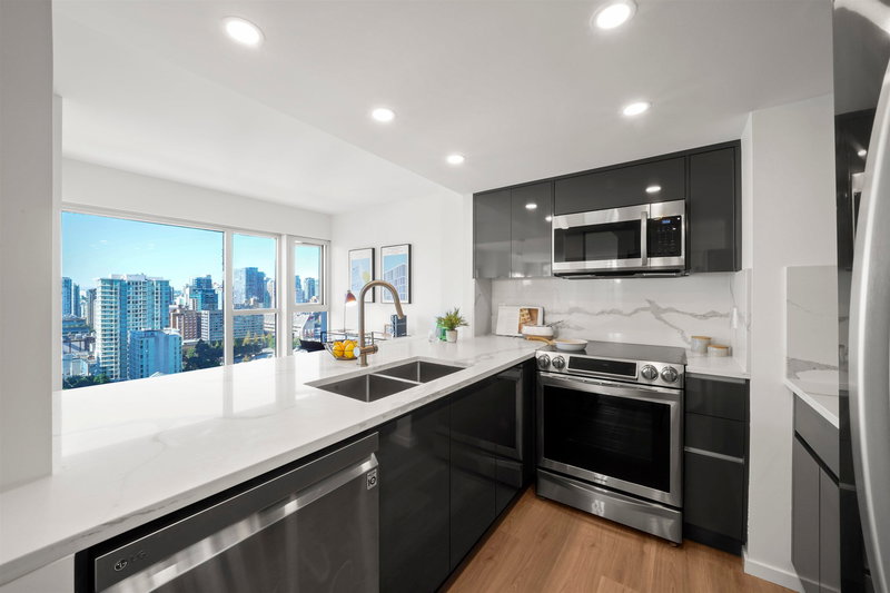 2404 - 183 Keefer Place, Vancouver, V6B 6B9 | Image 2