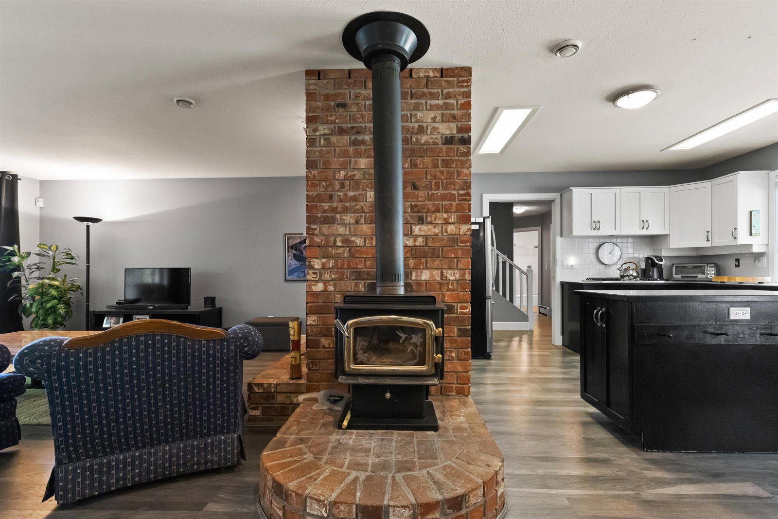 Listing Image 10