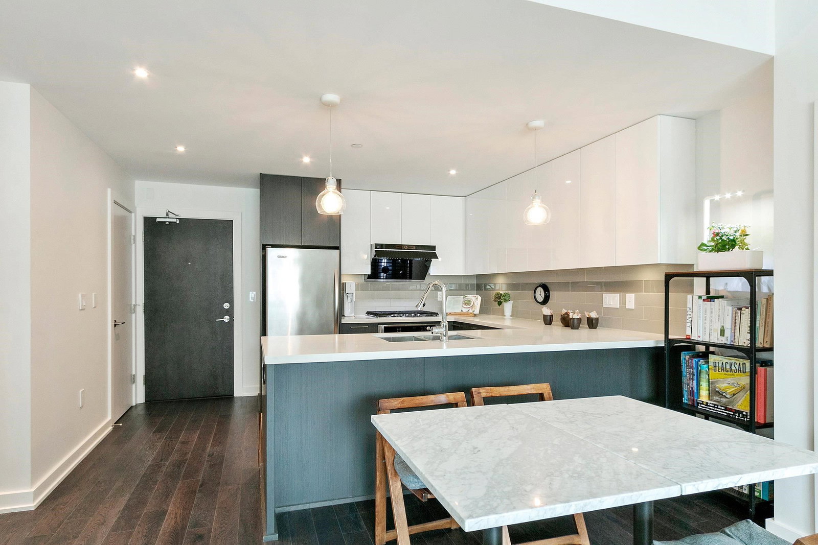 Listing Image 9