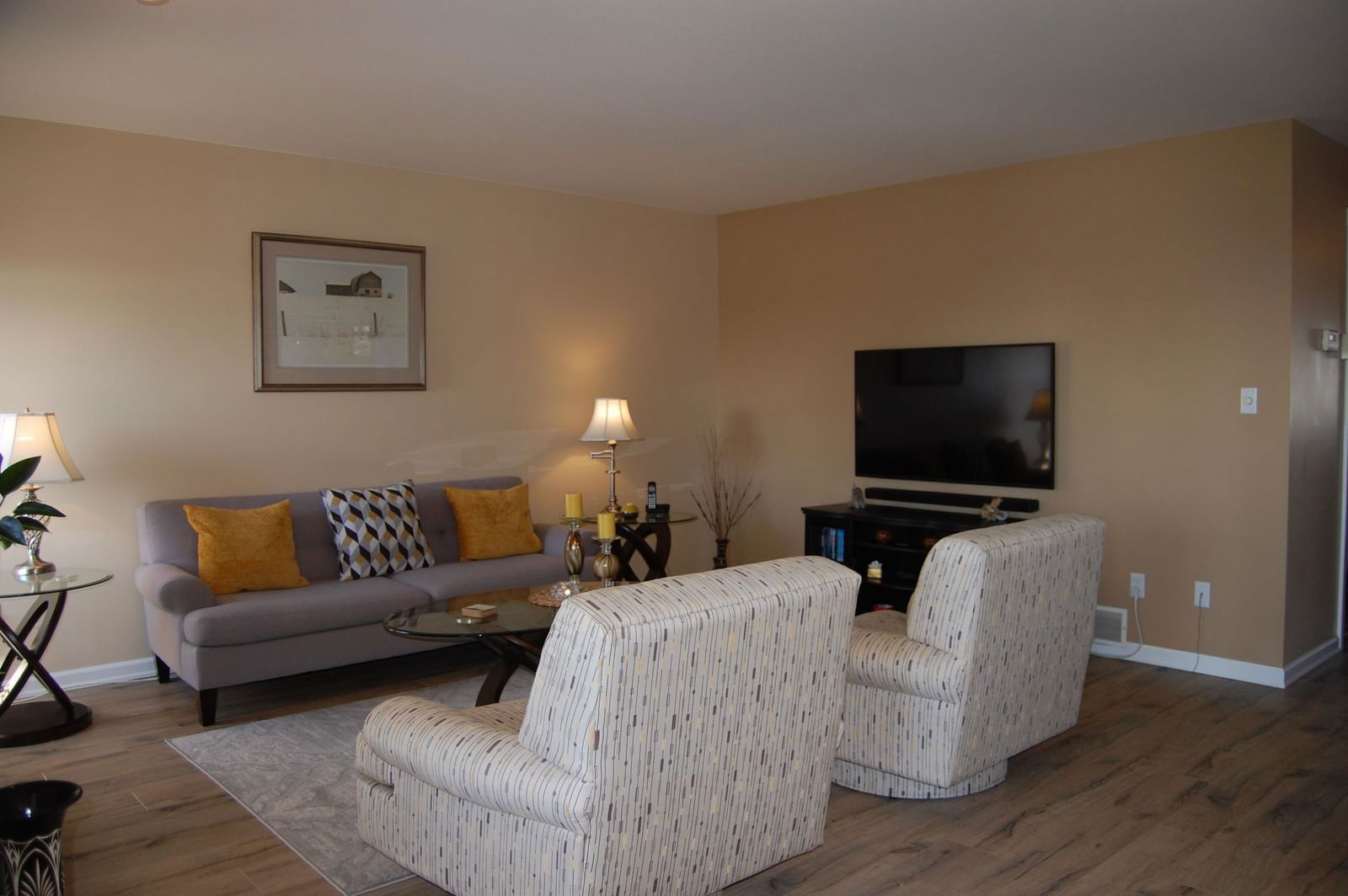 Listing Image 11