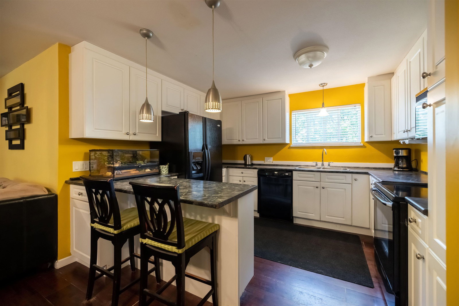 Listing Image 19
