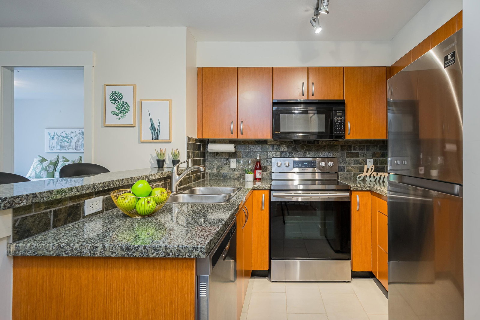 Listing Image 12
