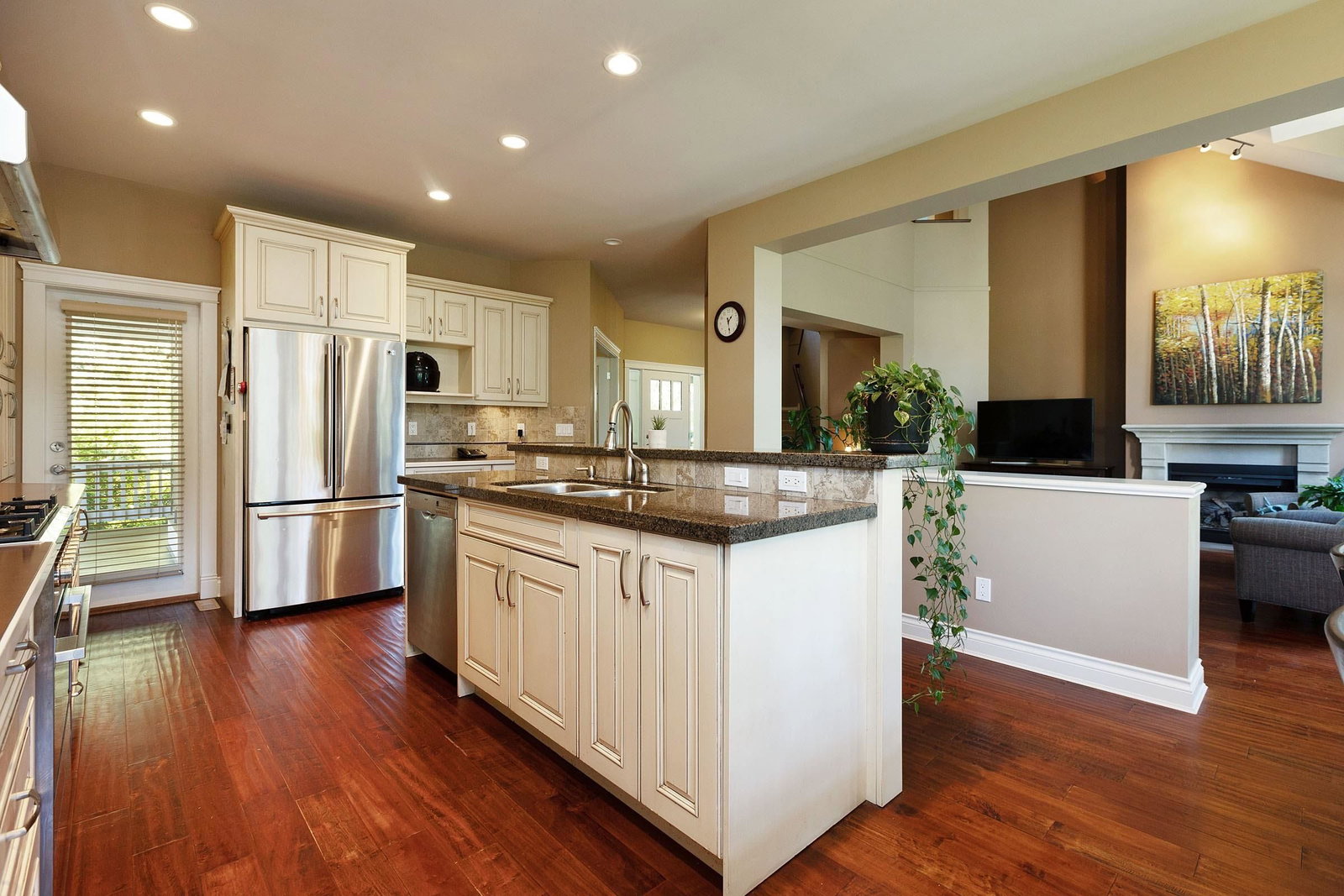 Listing Image 9