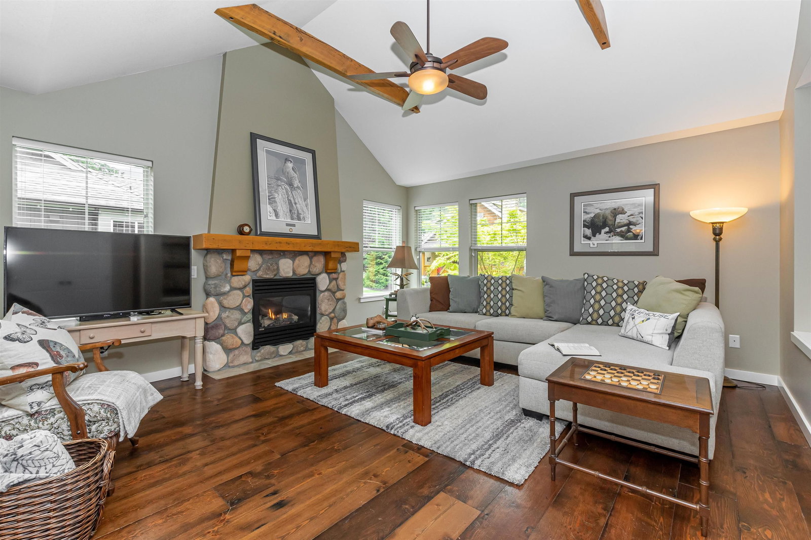 Listing Image 7