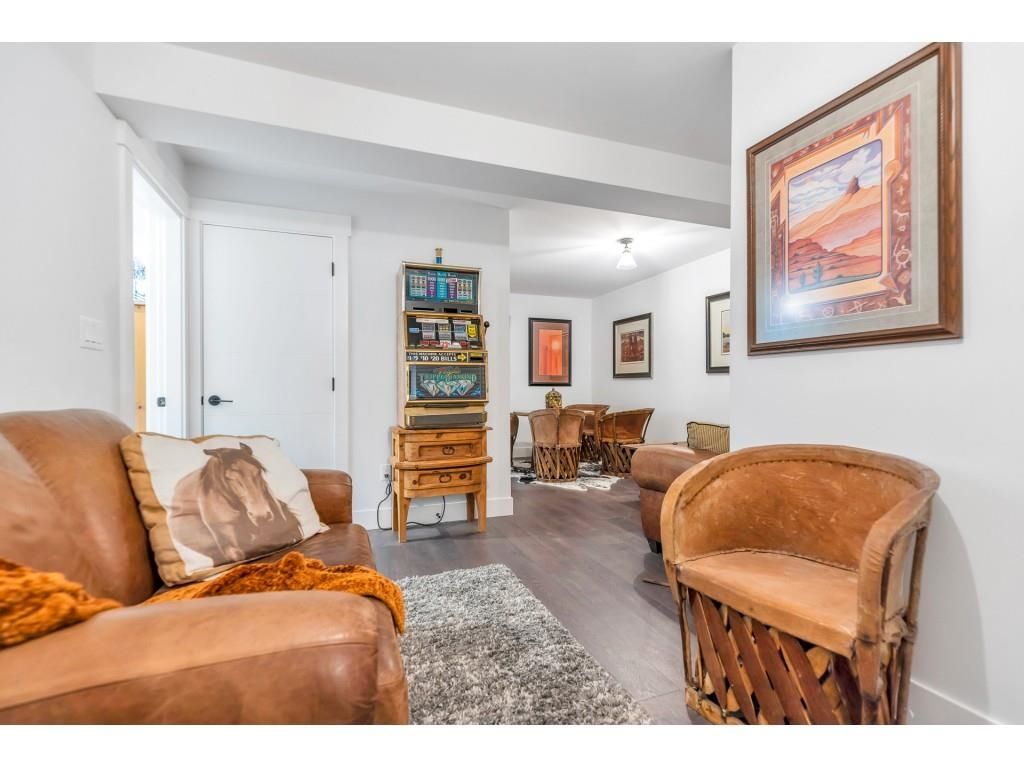 Listing Image 17