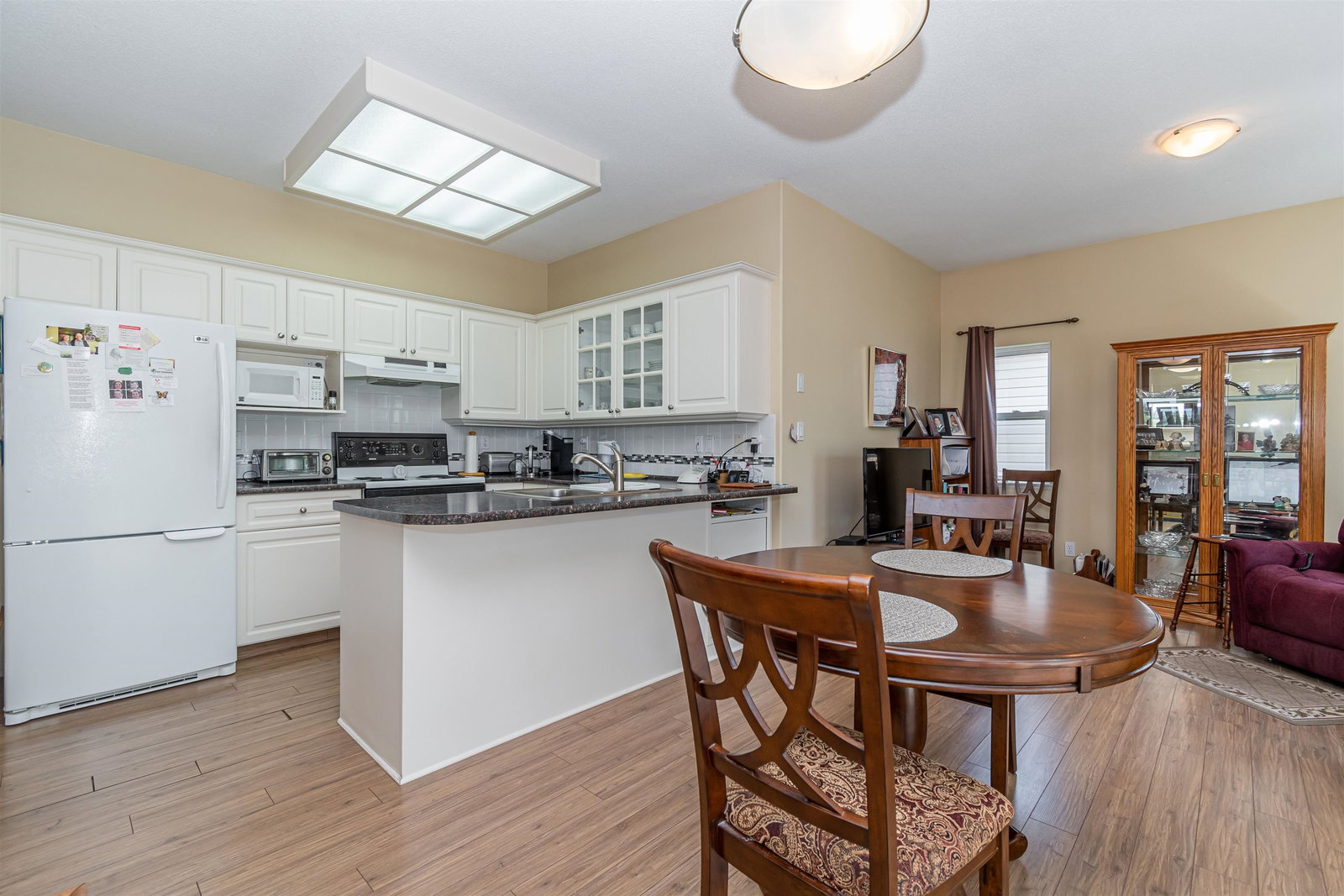 Listing Image 16