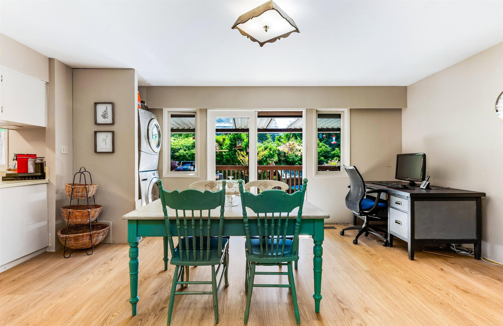 Listing Image 9
