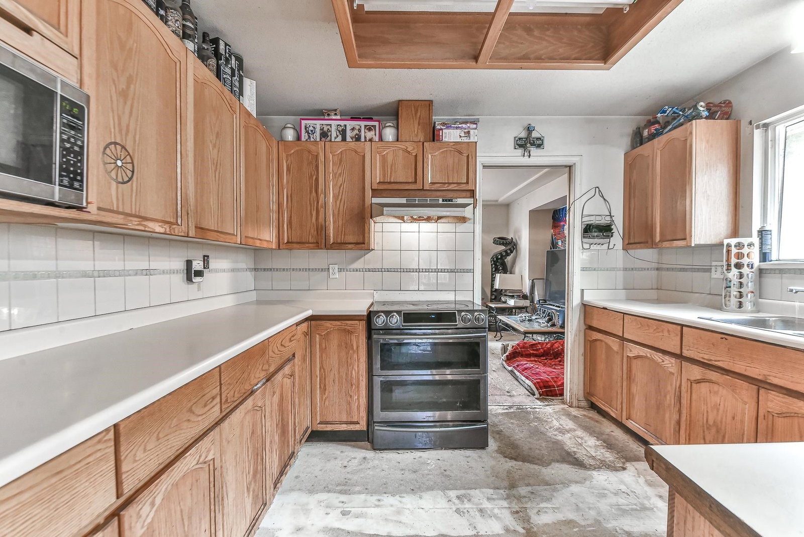 Listing Image 12