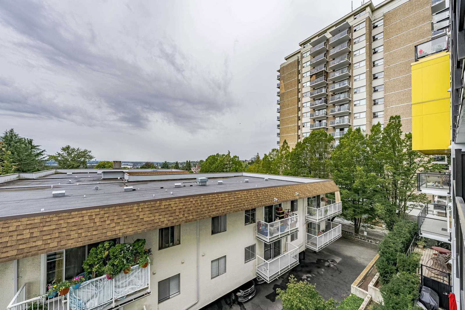 Listing Image 25