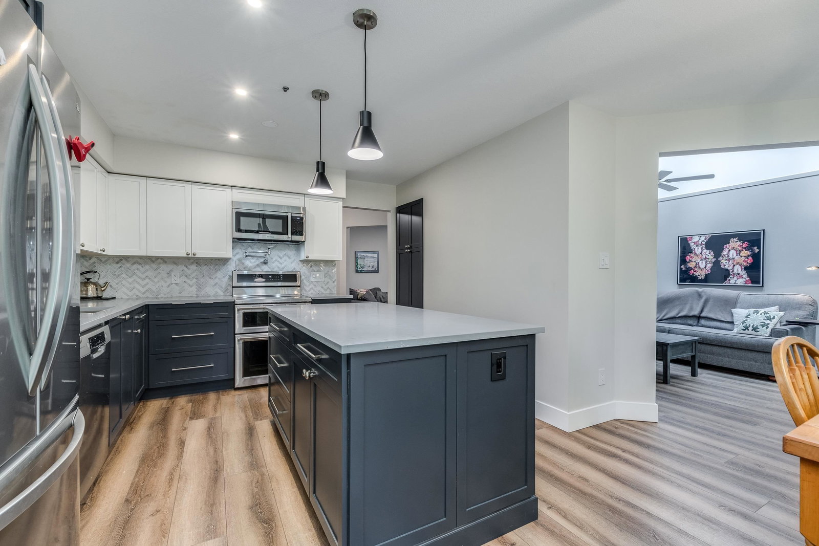 Listing Image 10