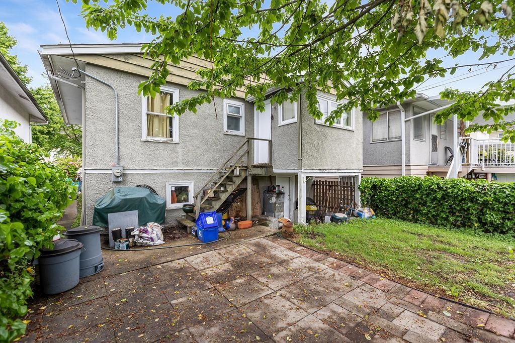 Listing Image 4