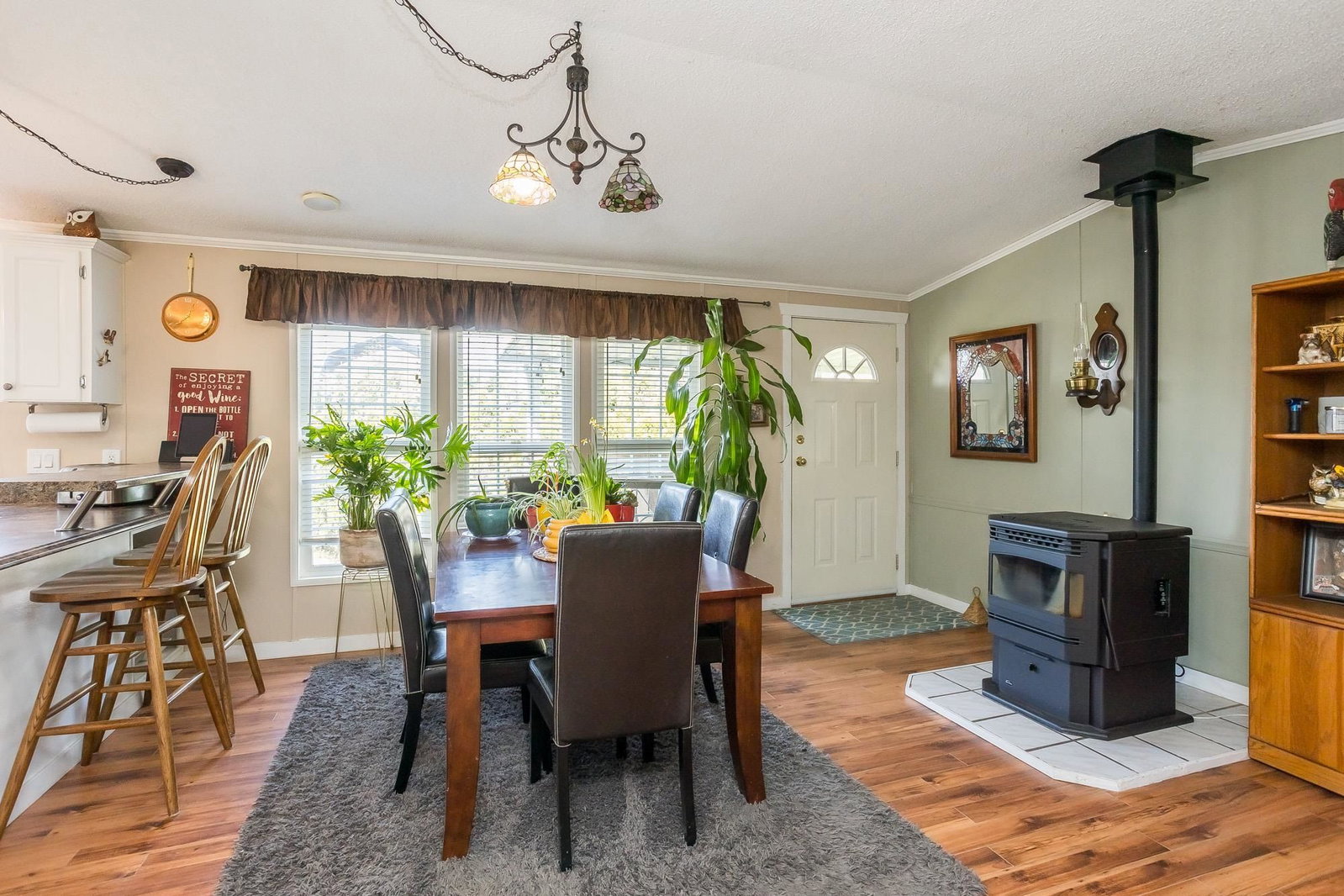 Listing Image 10