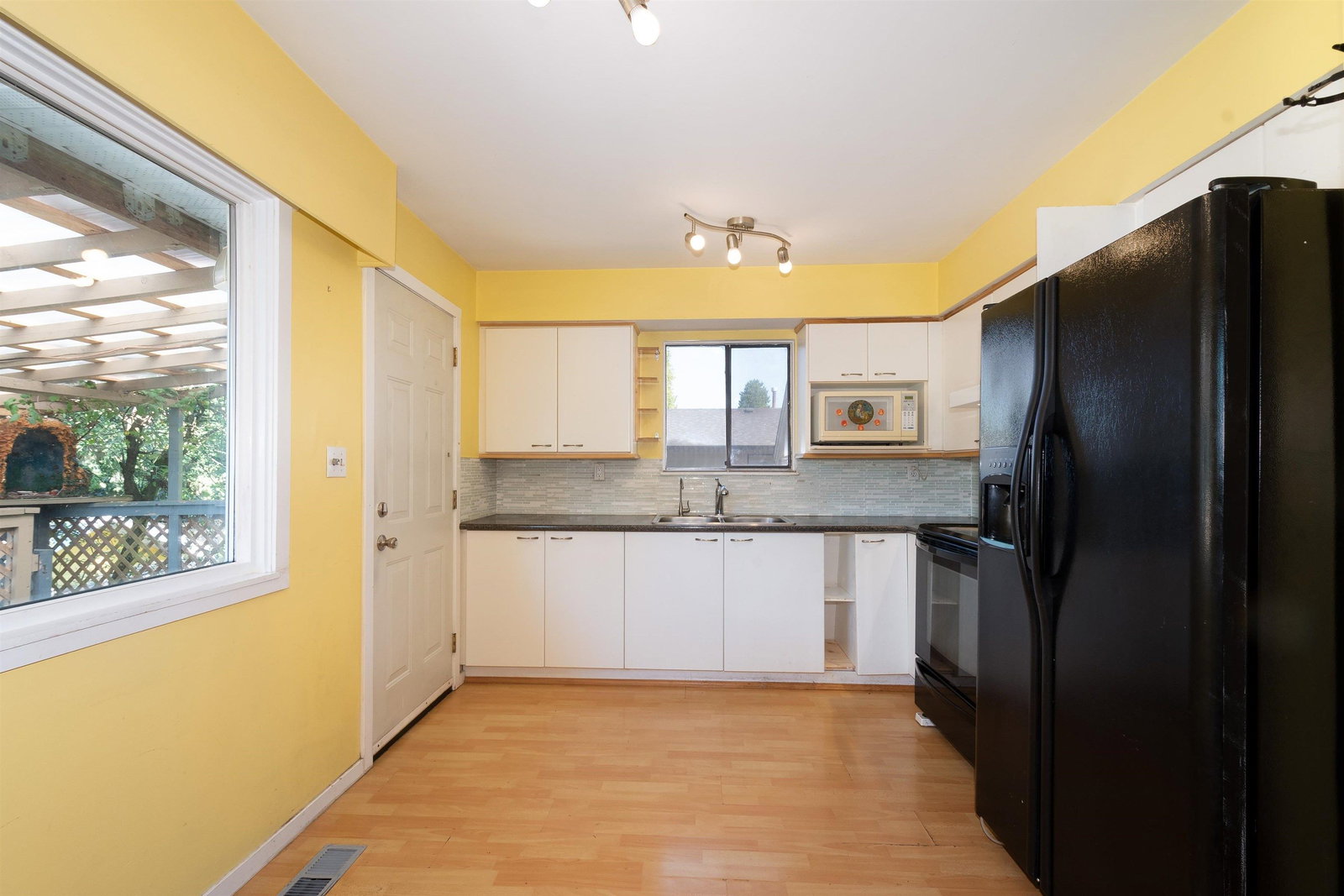 Listing Image 16