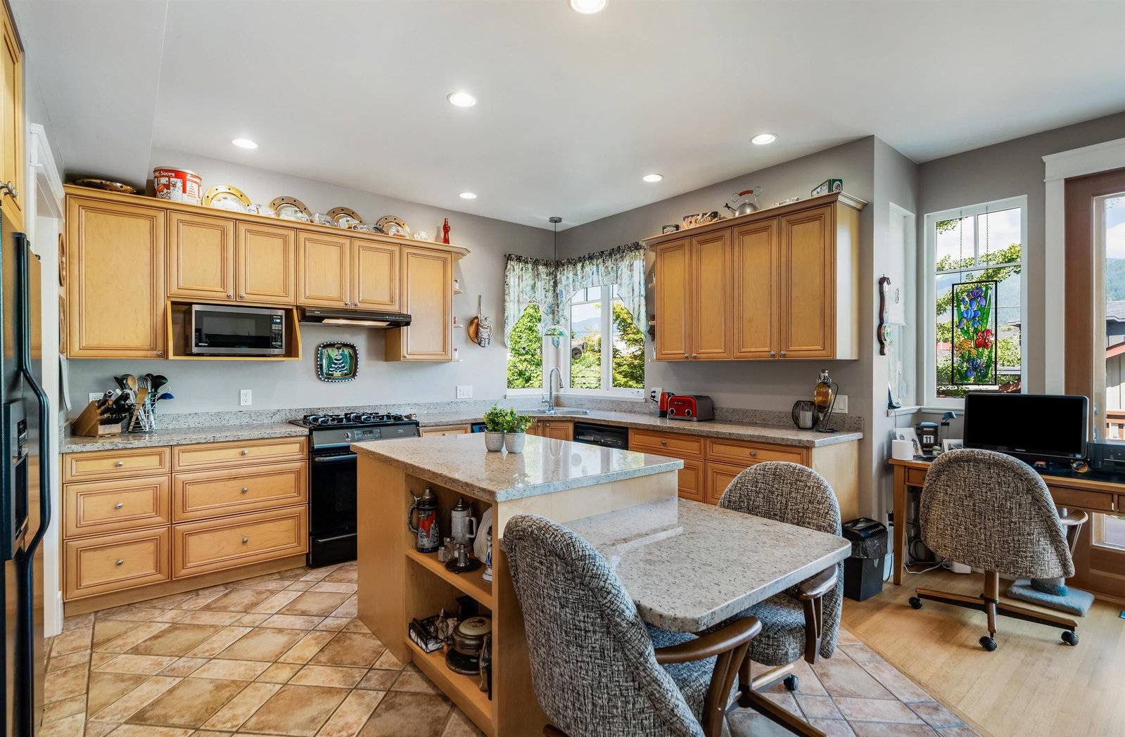 Listing Image 19