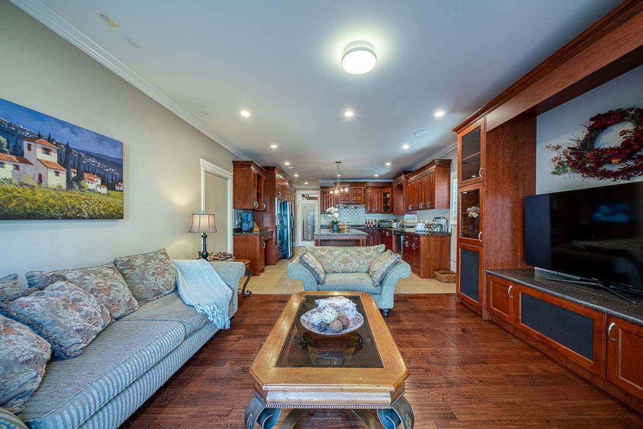 Listing Image 15