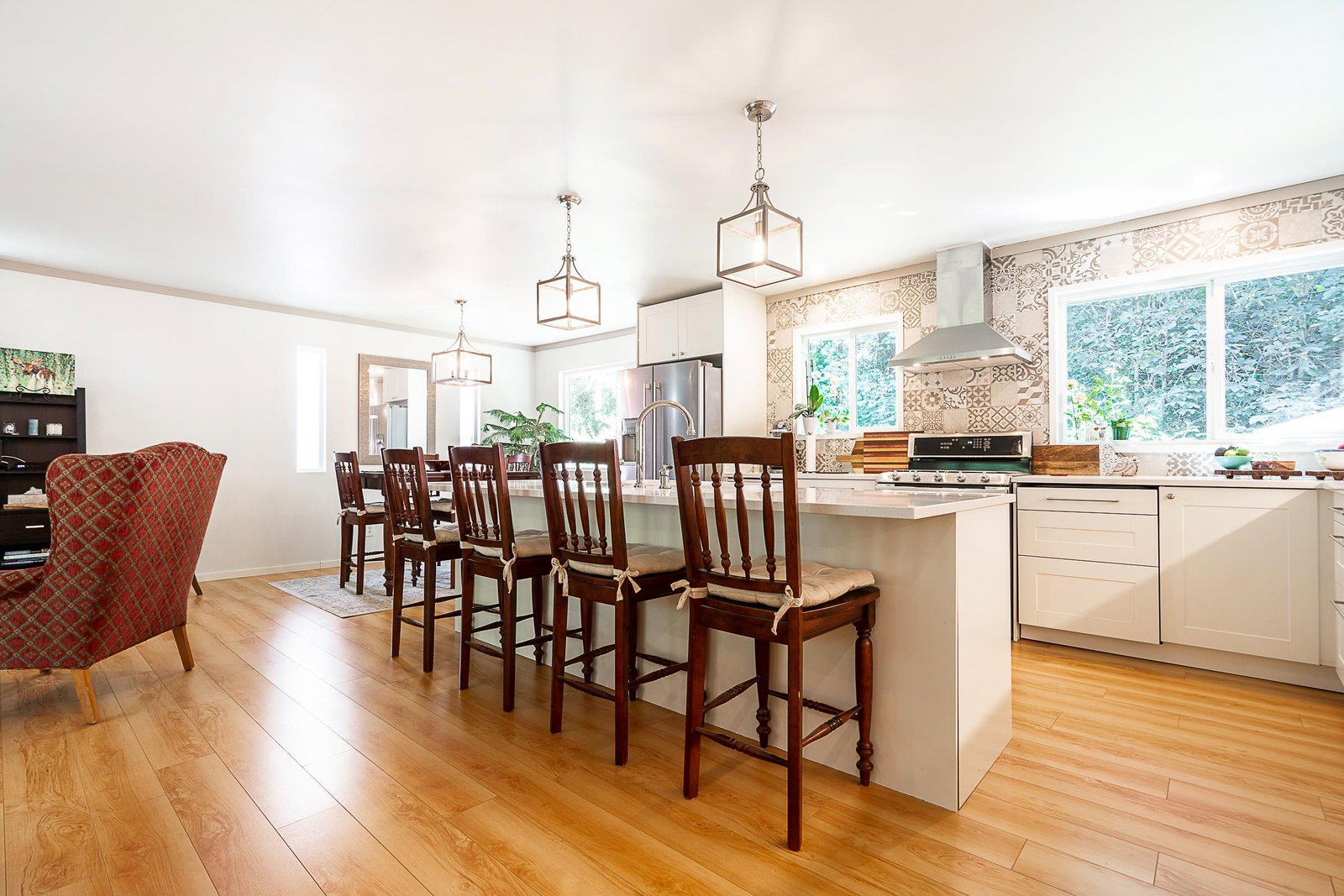 Listing Image 10