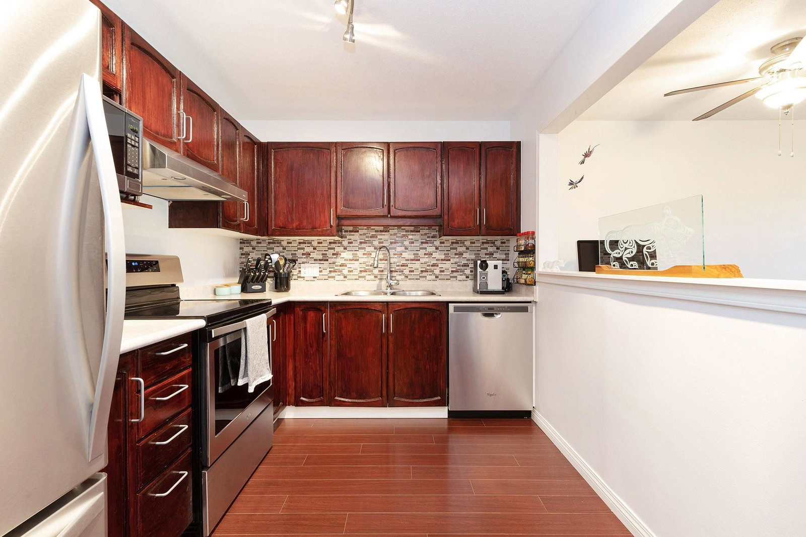 Listing Image 10