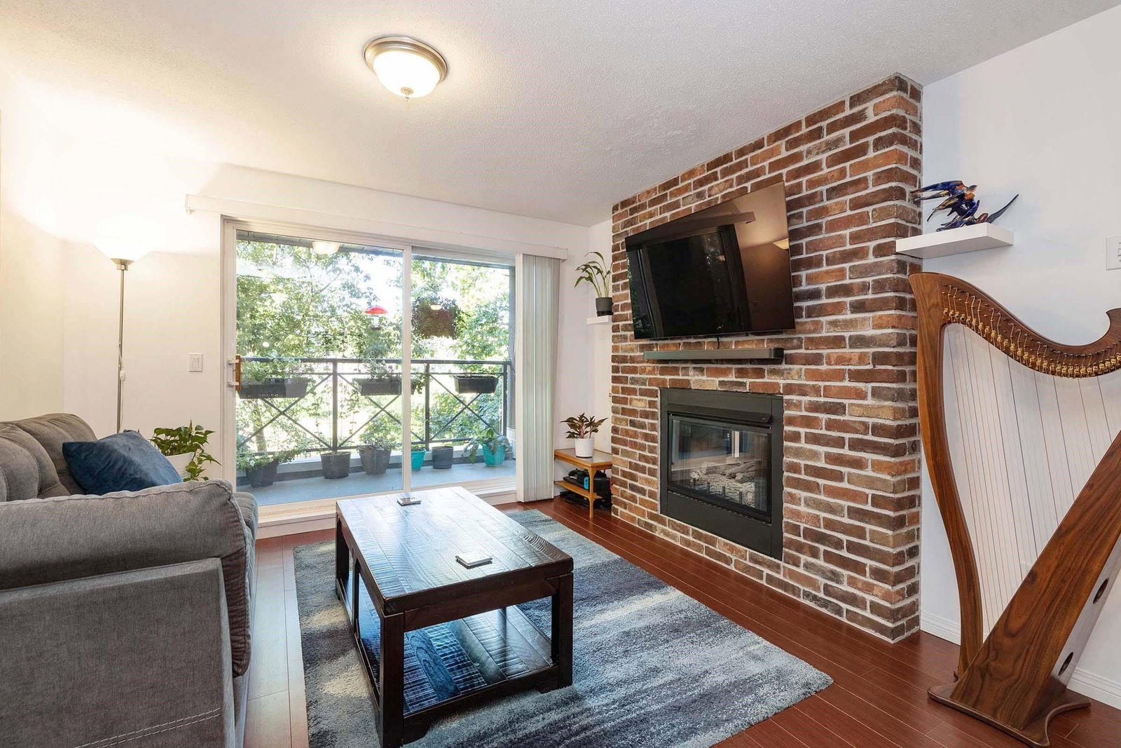 Listing Image 3