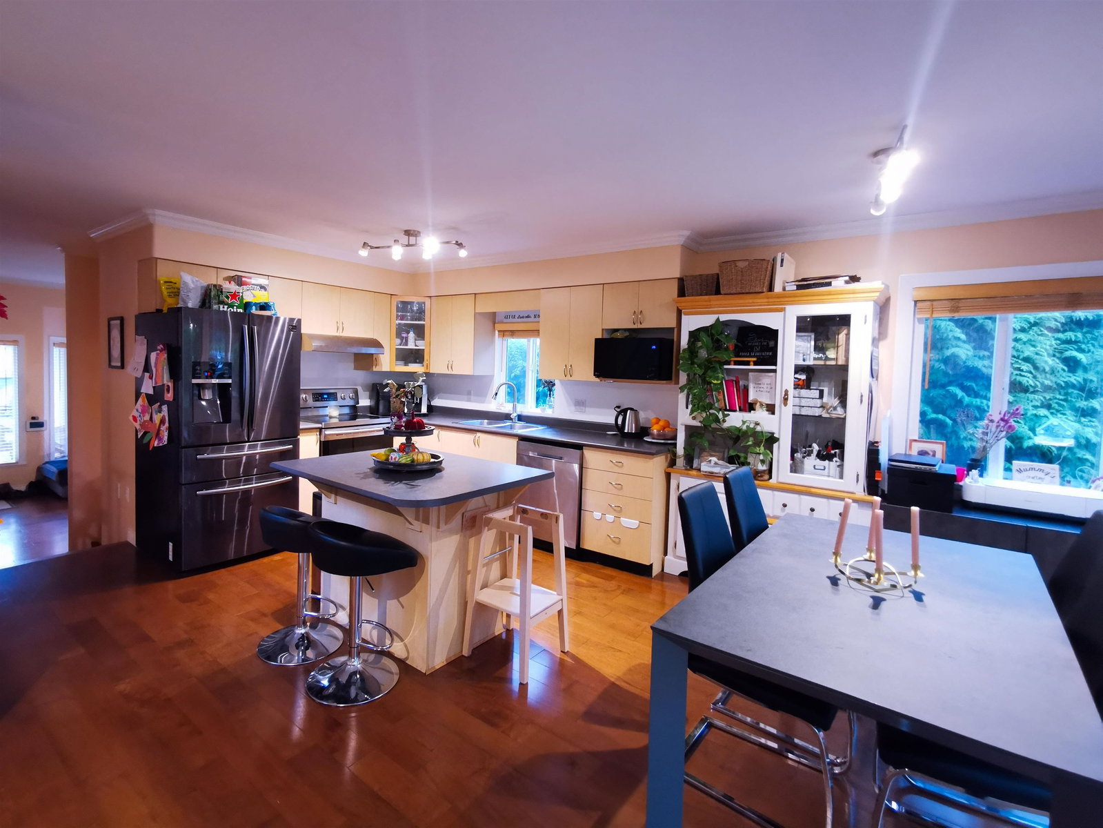 Listing Image 9
