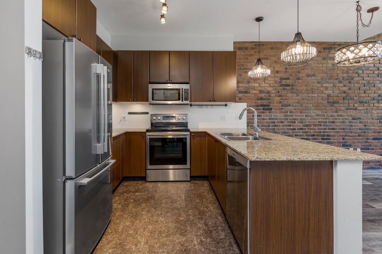 Listing Image 21